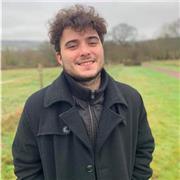Je suis un étudiant passionné de maths qui cherche à aider des élèves en difficultés